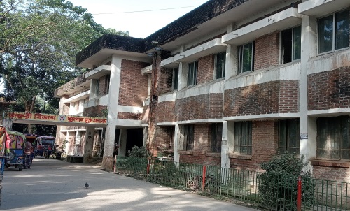 নাঙ্গলকোট উপজেলা স্বাস্থ্য কমপ্লেক্সে চিকিৎসাধীন রোগীর উপর হামলা! আটক-২
