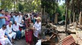 জোড্ডা পূর্ব ইউনিয়নের পানকরা অগ্নিকান্ডে ক্ষতিগ্রস্ত পরিবারের পাশে বিএনপির কেন্দ্রীয় নেতা মোবাশ্বের আলম ভূঁইয়া 