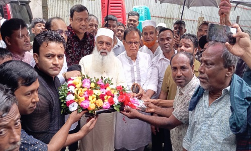 নাঙ্গলকোটের বিভিন্ন পূজামণ্ডপ পরিদর্শন করেন বিএনপি চেয়ারপার্সনের উপদেষ্টা মনিরুল হক চৌধুরী