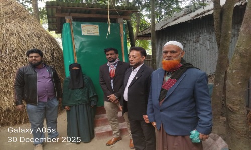 নাঙ্গলকোটে হত দরিদ্রদের মাঝে সেনেটারি ল্যাট্রিন ও নলকূপ হস্তান্তর 