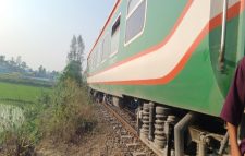 নাঙ্গলকোটে মহানগর এক্সপ্রেস ট্রেন লাইনচ্যুত , অল্পের জন্য রক্ষা  পেল শত শত যাত্রী